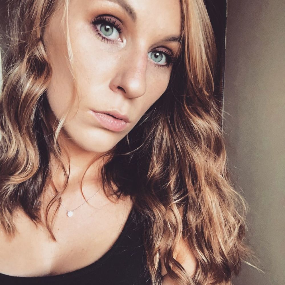 Meet your Posher, Ajha